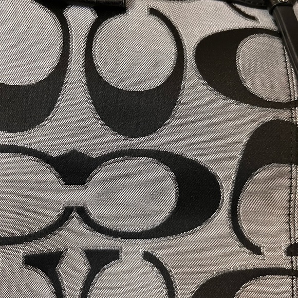 Coach, Excellent used condition, smoke free home - Picture 2 of 5